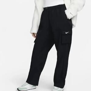 Nike Essential Women's High Rise Cargo Trousers Nylon Pants sz Small